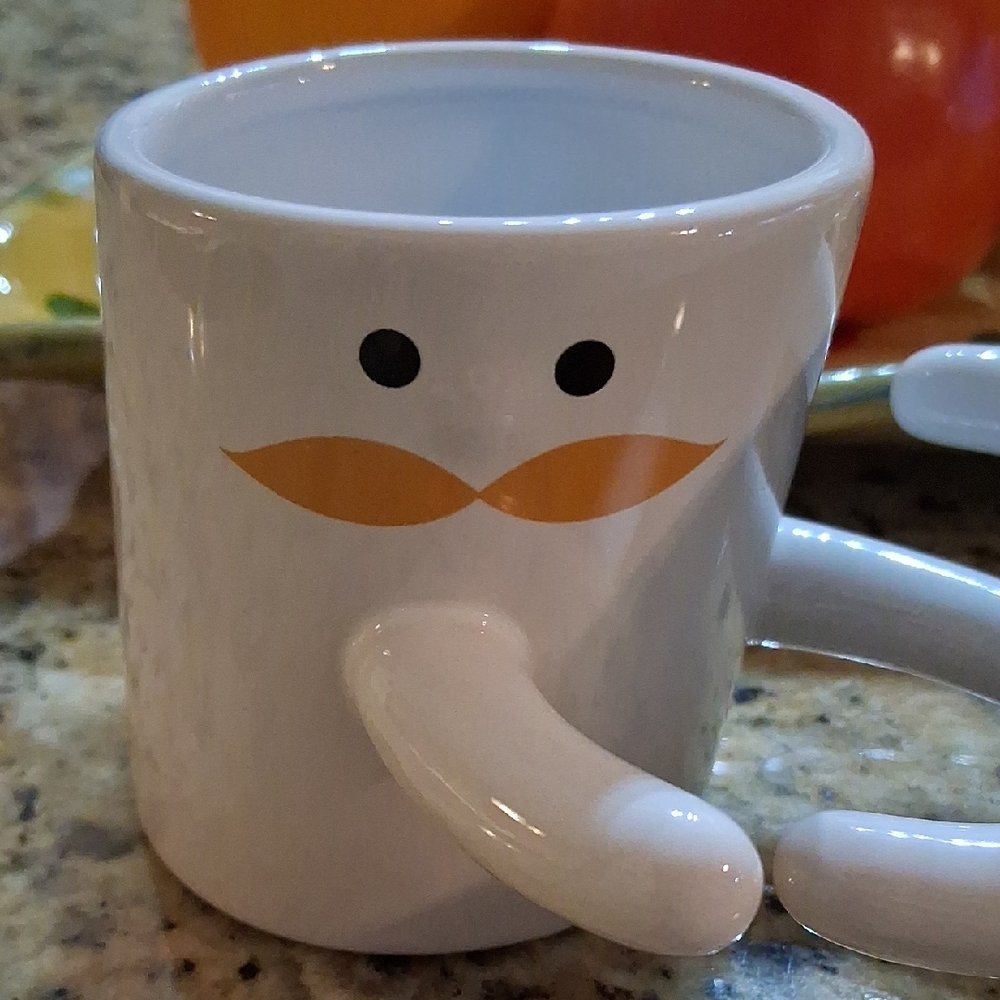 Adorable White Hugging Mugs Set. Rare Find. Super Cute!! - Picture 9 of 12